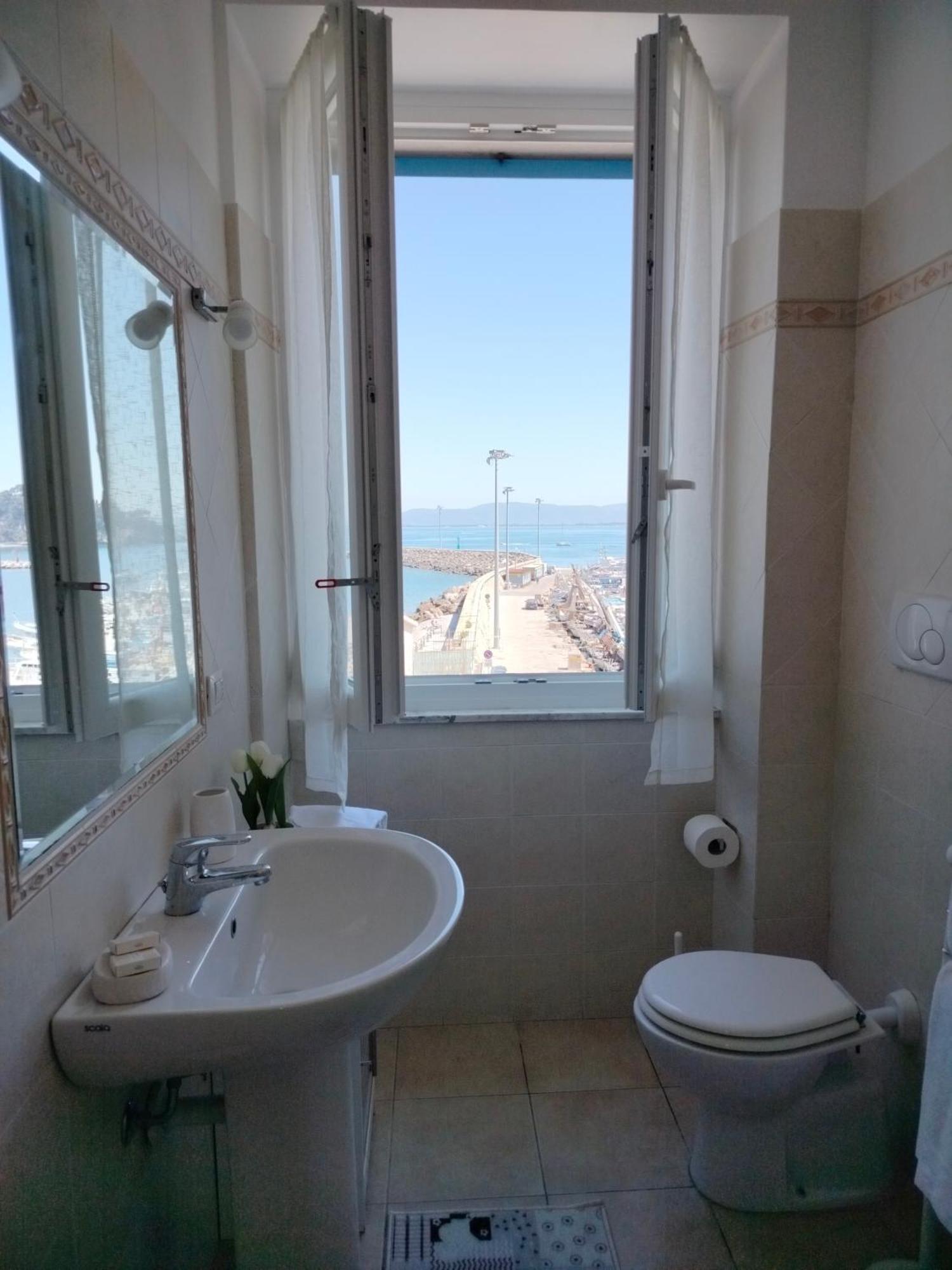 Апартаменти Casa La Marinella Sul Porto Порто-Санто-Стефано Екстер'єр фото