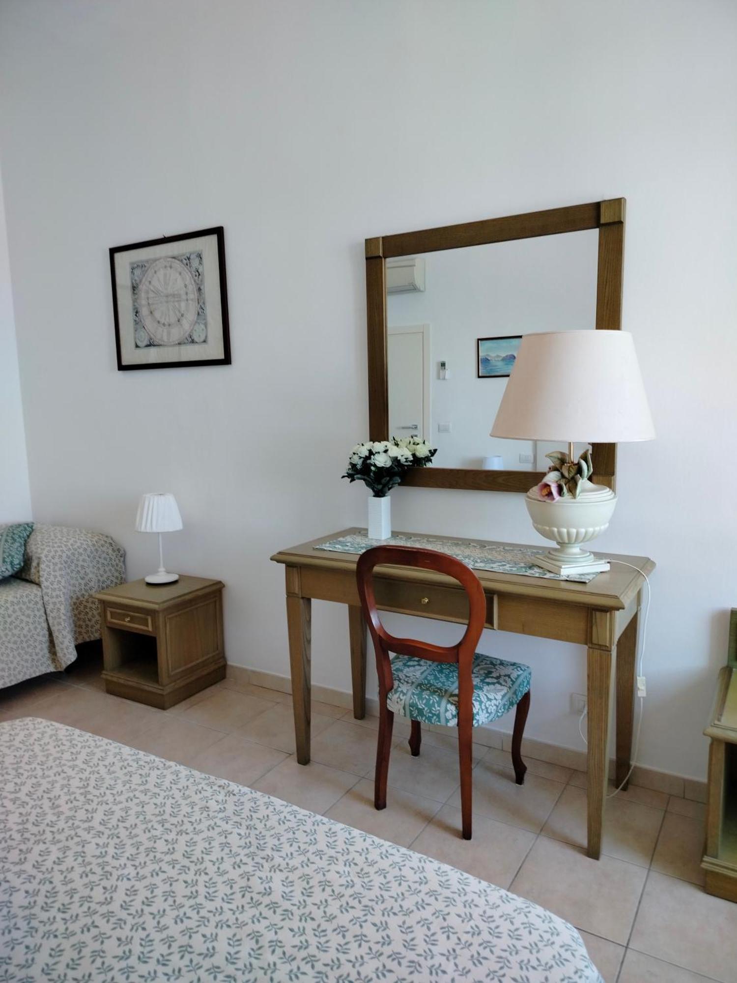Апартаменти Casa La Marinella Sul Porto Порто-Санто-Стефано Екстер'єр фото